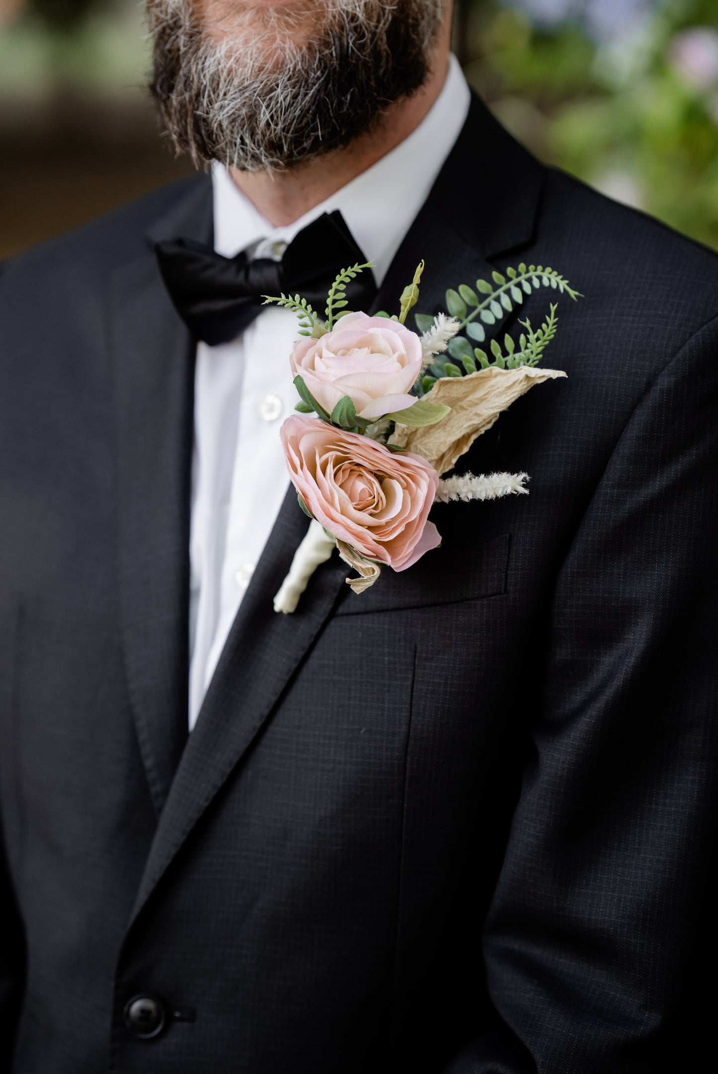 Astrid Boutonniere